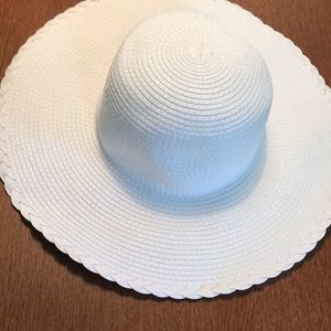 White floppy sun hat